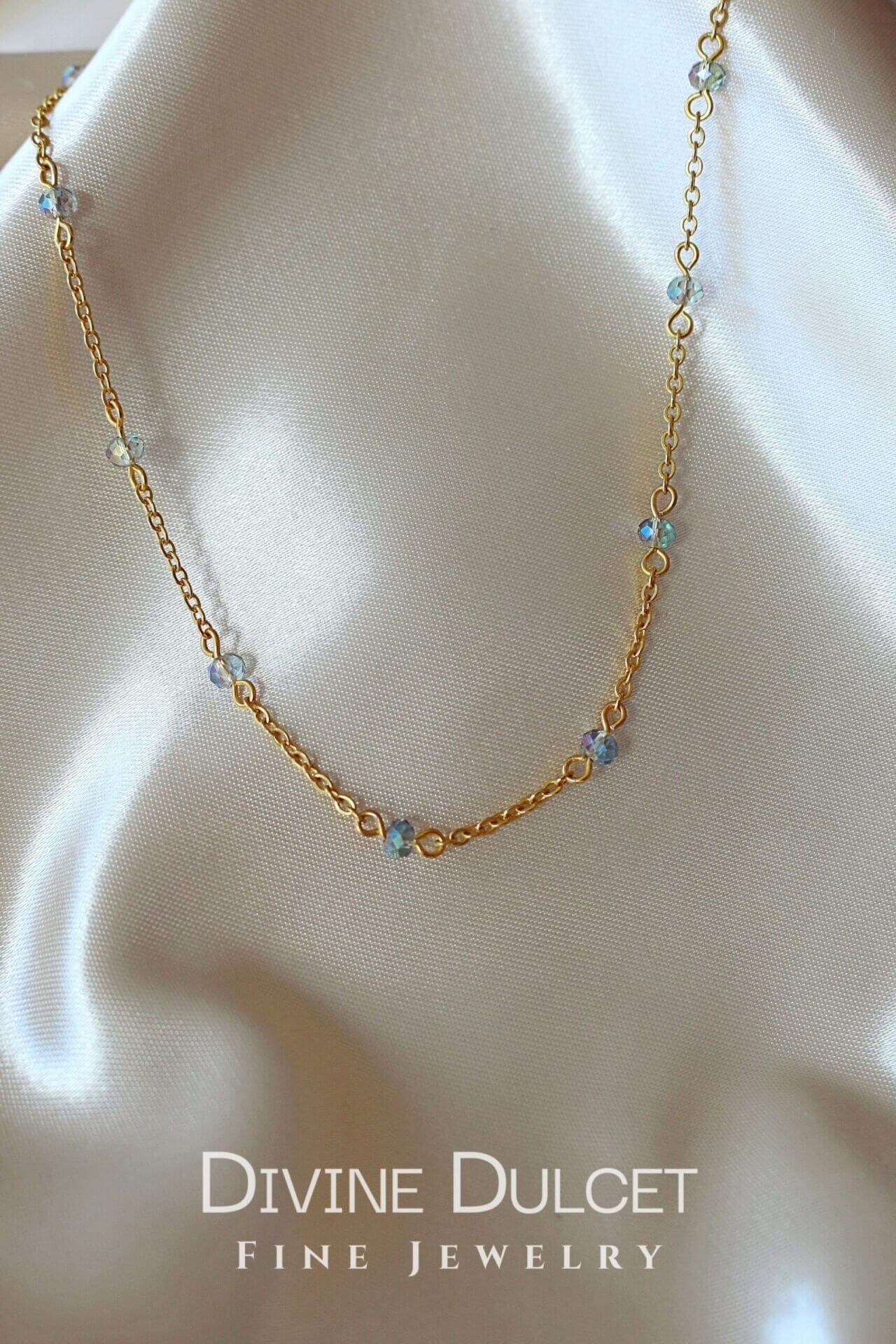 18 Karats Gold Plated Chrome Glass Crystals Chain Choker